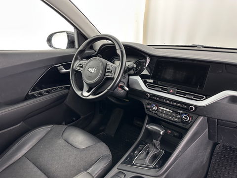 Kia Niro 1.6 GDi Hybrid DynamicLine (INCL.BTW) *ADAPTIVE-CRUISE | 1/2LEATHER | NAVI-FULLMAP | COMFORT-SEATS | CAMERA | DAB+ | KEYLESS | 16''ALU | ECC | PDC*