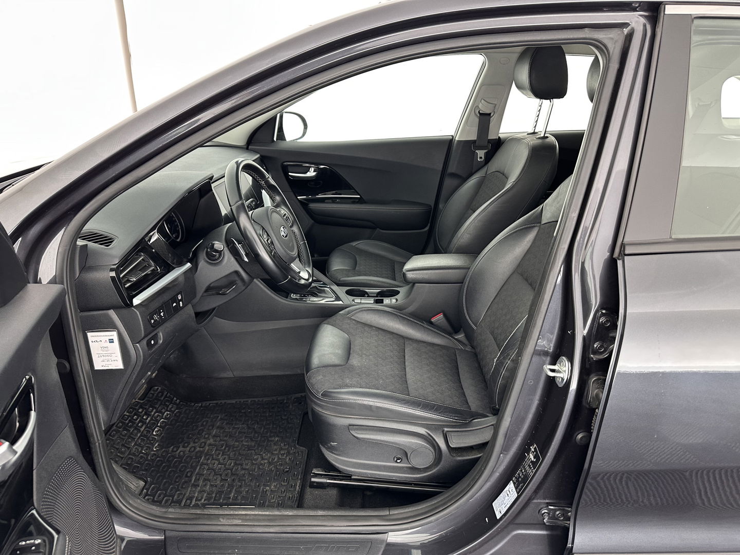 Kia Niro 1.6 GDi Hybrid DynamicLine (INCL.BTW) *ADAPTIVE-CRUISE | 1/2LEATHER | NAVI-FULLMAP | COMFORT-SEATS | CAMERA | DAB+ | KEYLESS | 16''ALU | ECC | PDC*