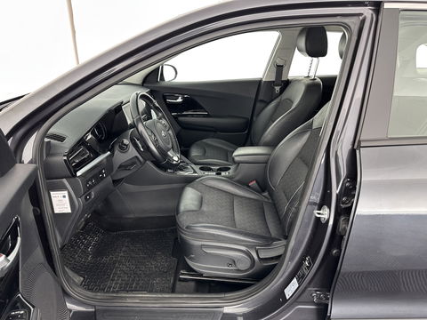 Kia Niro 1.6 GDi Hybrid DynamicLine (INCL.BTW) *ADAPTIVE-CRUISE | 1/2LEATHER | NAVI-FULLMAP | COMFORT-SEATS | CAMERA | DAB+ | KEYLESS | 16''ALU | ECC | PDC*