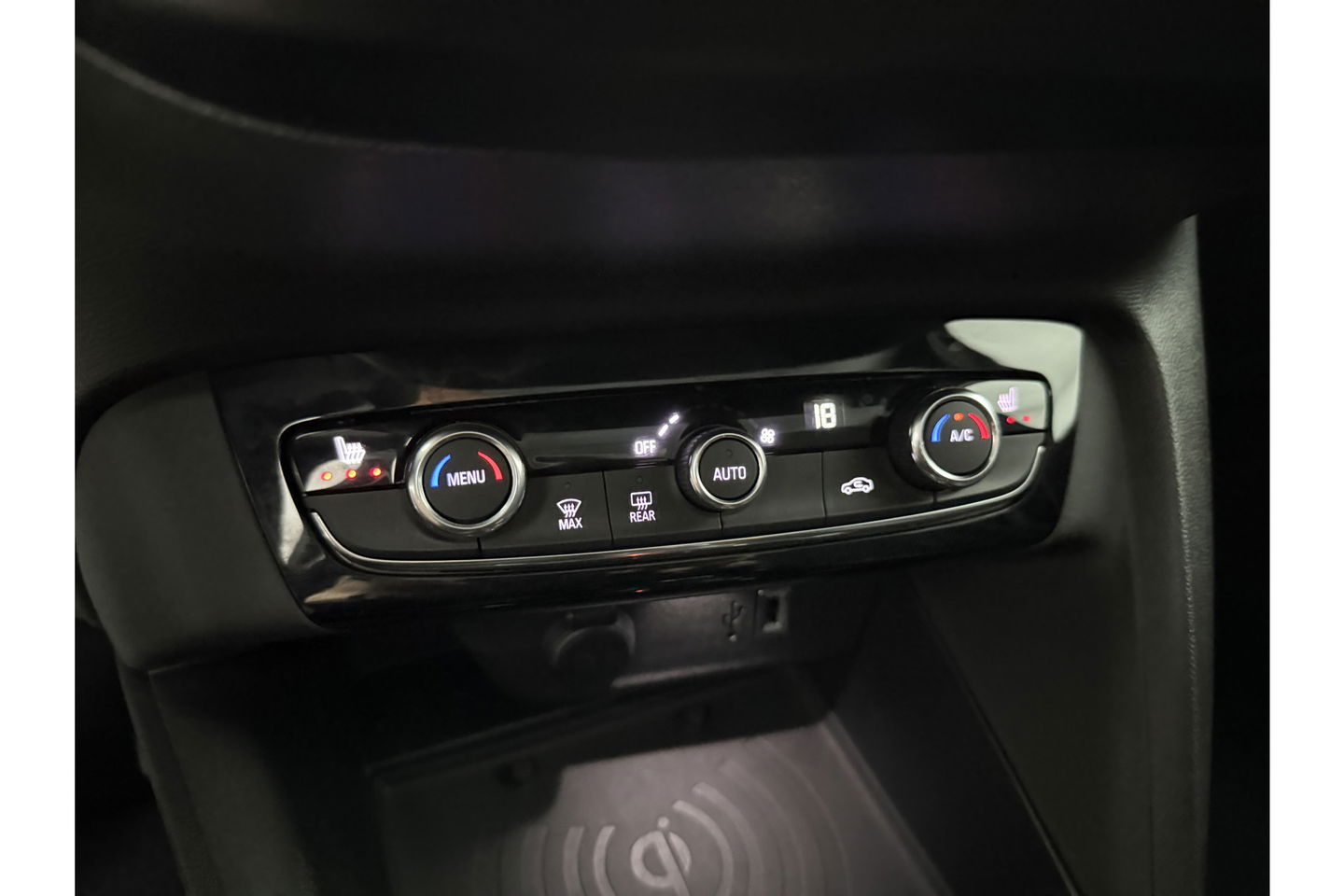 Opel CORSA-E Elegance 50 kWh 136PK 360 Camera Carplay Cruise Clima LED Virtual Navi PDC 17"LMV