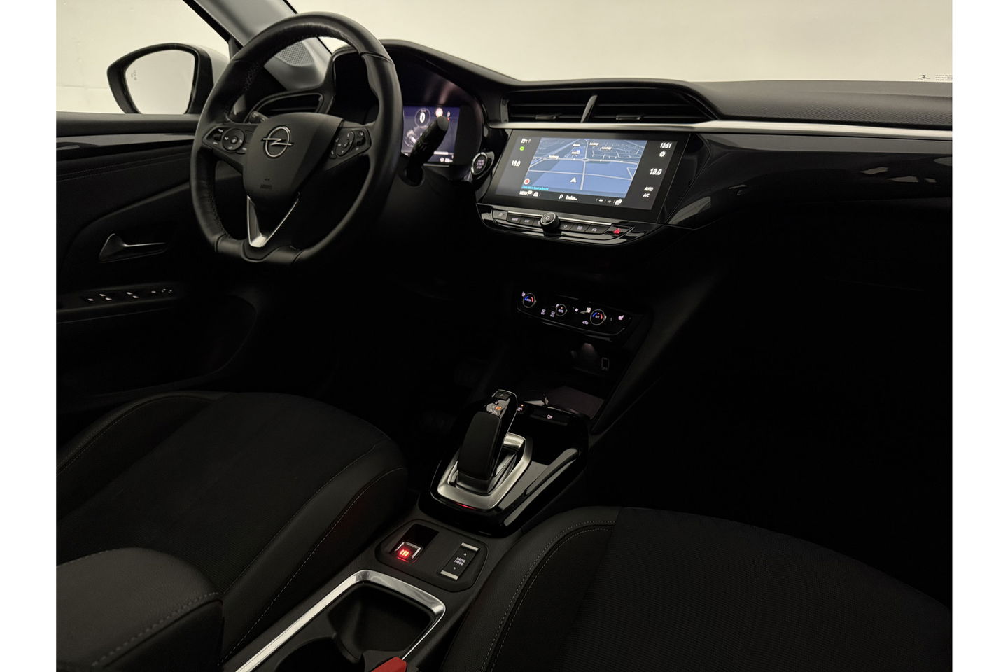 Opel CORSA-E Elegance 50 kWh 136PK 360 Camera Carplay Cruise Clima LED Virtual Navi PDC 17"LMV