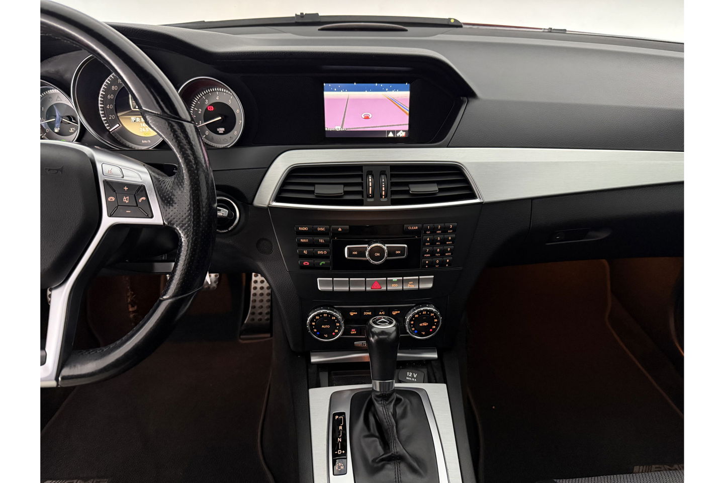 Mercedes-Benz C-Klasse 180 Business Class Avantgarde AMG 157PK Pano Trekhaak Clima Cruise Navi PDC 17''LMV