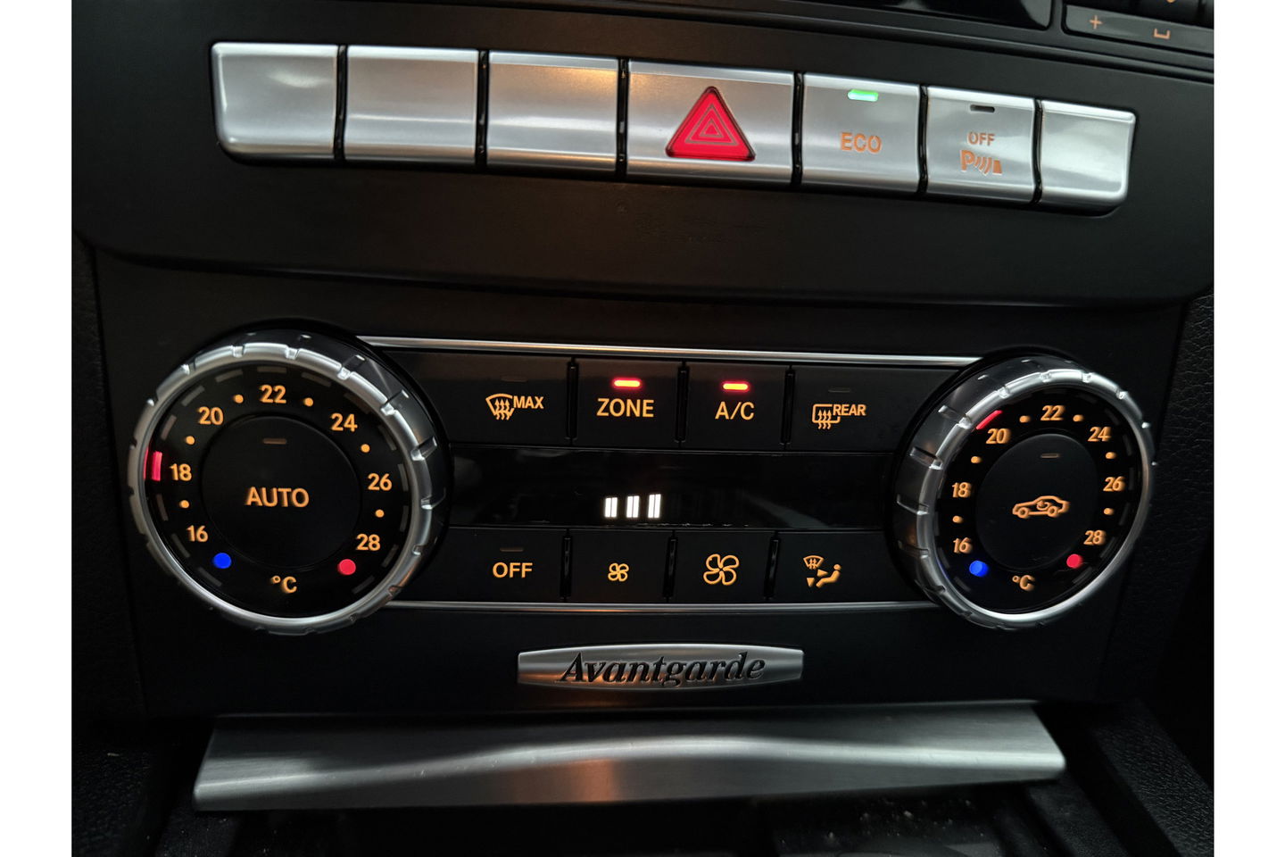 Mercedes-Benz C-Klasse 180 Business Class Avantgarde AMG 157PK Pano Trekhaak Clima Cruise Navi PDC 17''LMV