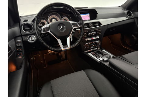 Mercedes-Benz C-Klasse 180 Business Class Avantgarde AMG 157PK Pano Trekhaak Clima Cruise Navi PDC 17''LMV