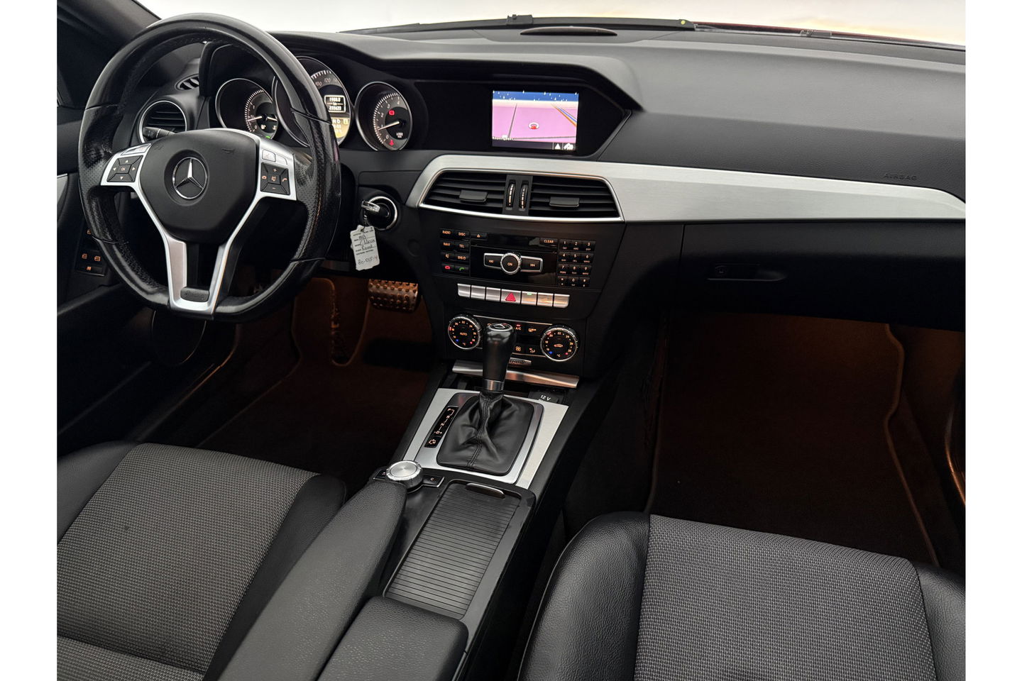 Mercedes-Benz C-Klasse 180 Business Class Avantgarde AMG 157PK Pano Trekhaak Clima Cruise Navi PDC 17''LMV