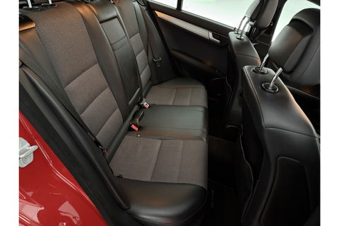 Mercedes-Benz C-Klasse 180 Business Class Avantgarde AMG 157PK Pano Trekhaak Clima Cruise Navi PDC 17''LMV