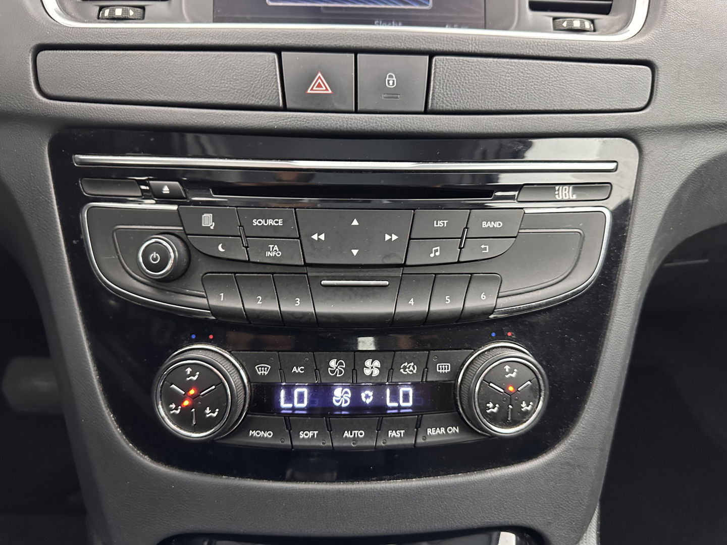 Peugeot 508 2.0 HDi Blue Lease Premium Hybrid4 Aut. *HEAD-UP | 1/2LEATHER | XENON | COMFORT-SEATS | KEYLESS | NAVI-FULLMAP | ECC | PDC | CRUISE | 17''ALU*