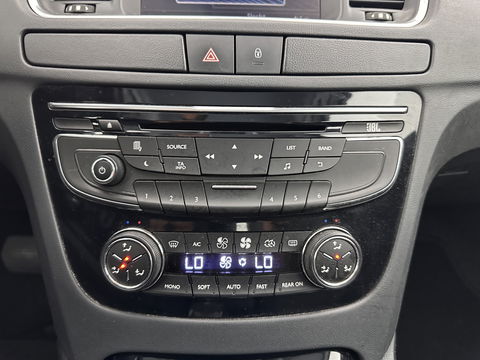 Peugeot 508 2.0 HDi Blue Lease Premium Hybrid4 Aut. *HEAD-UP | 1/2LEATHER | XENON | COMFORT-SEATS | KEYLESS | NAVI-FULLMAP | ECC | PDC | CRUISE | 17''ALU*
