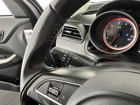 Suzuki Swift 1.2 Comfort *NAVI-FULLMAP | CAMERA | COMFORT/HEATED-SEATS | AIRCO | CRUISE | 16''ALU*