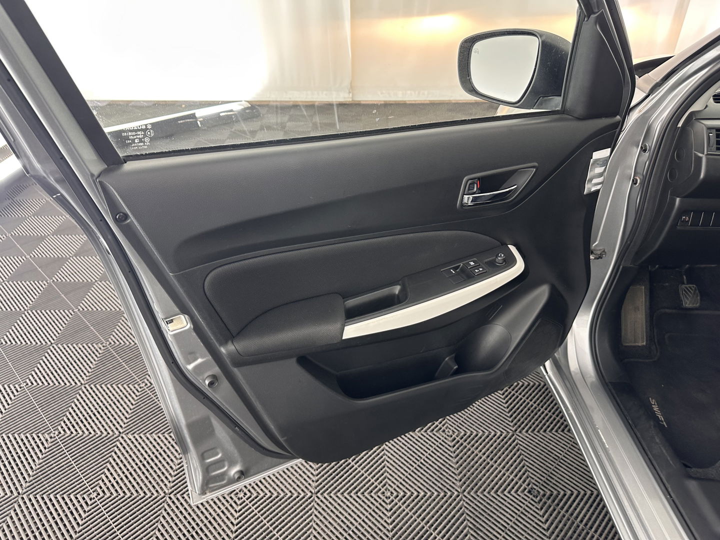 Suzuki Swift 1.2 Comfort *NAVI-FULLMAP | CAMERA | COMFORT/HEATED-SEATS | AIRCO | CRUISE | 16''ALU*