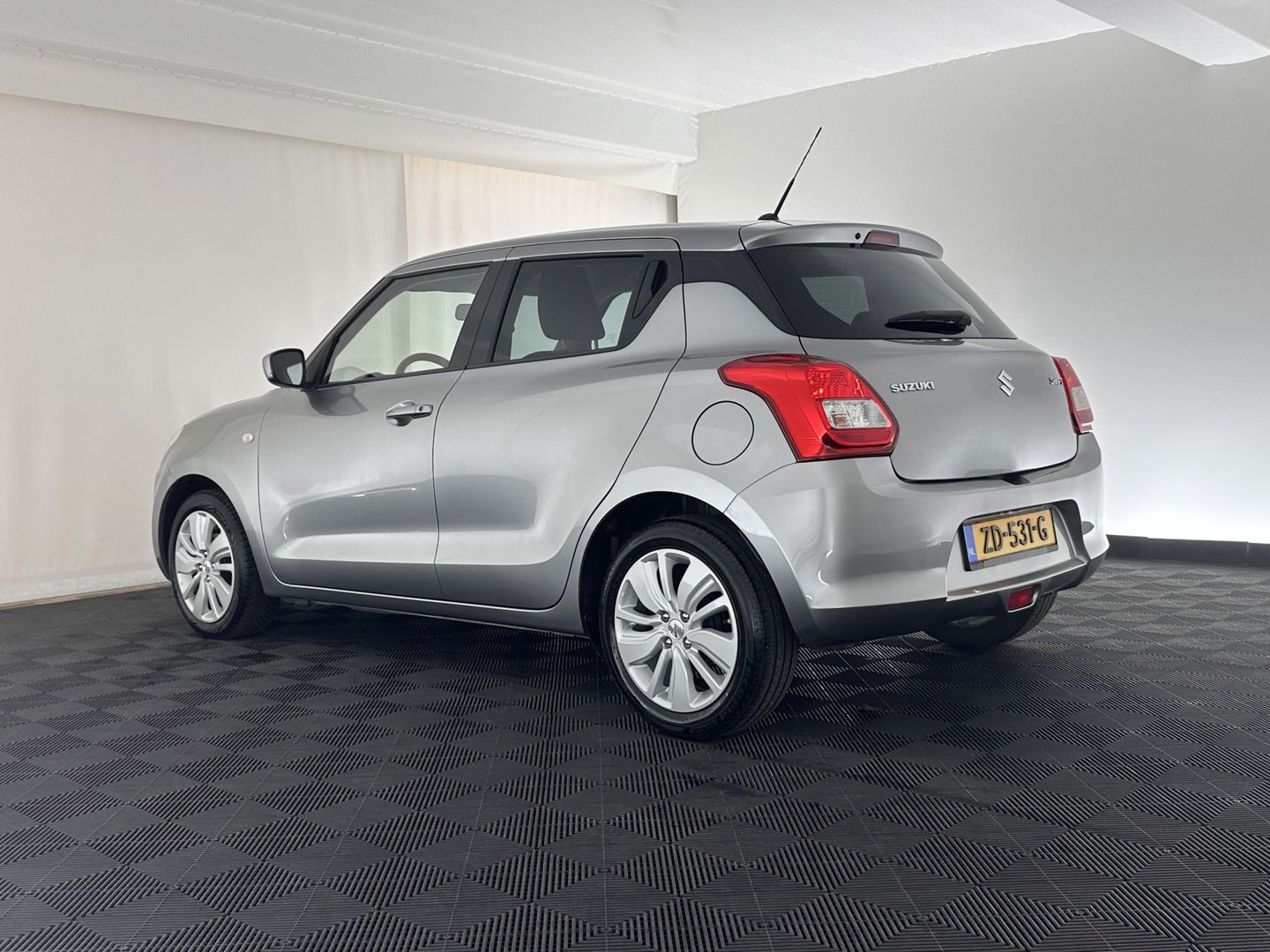 Suzuki Swift 1.2 Comfort *NAVI-FULLMAP | CAMERA | COMFORT/HEATED-SEATS | AIRCO | CRUISE | 16''ALU*