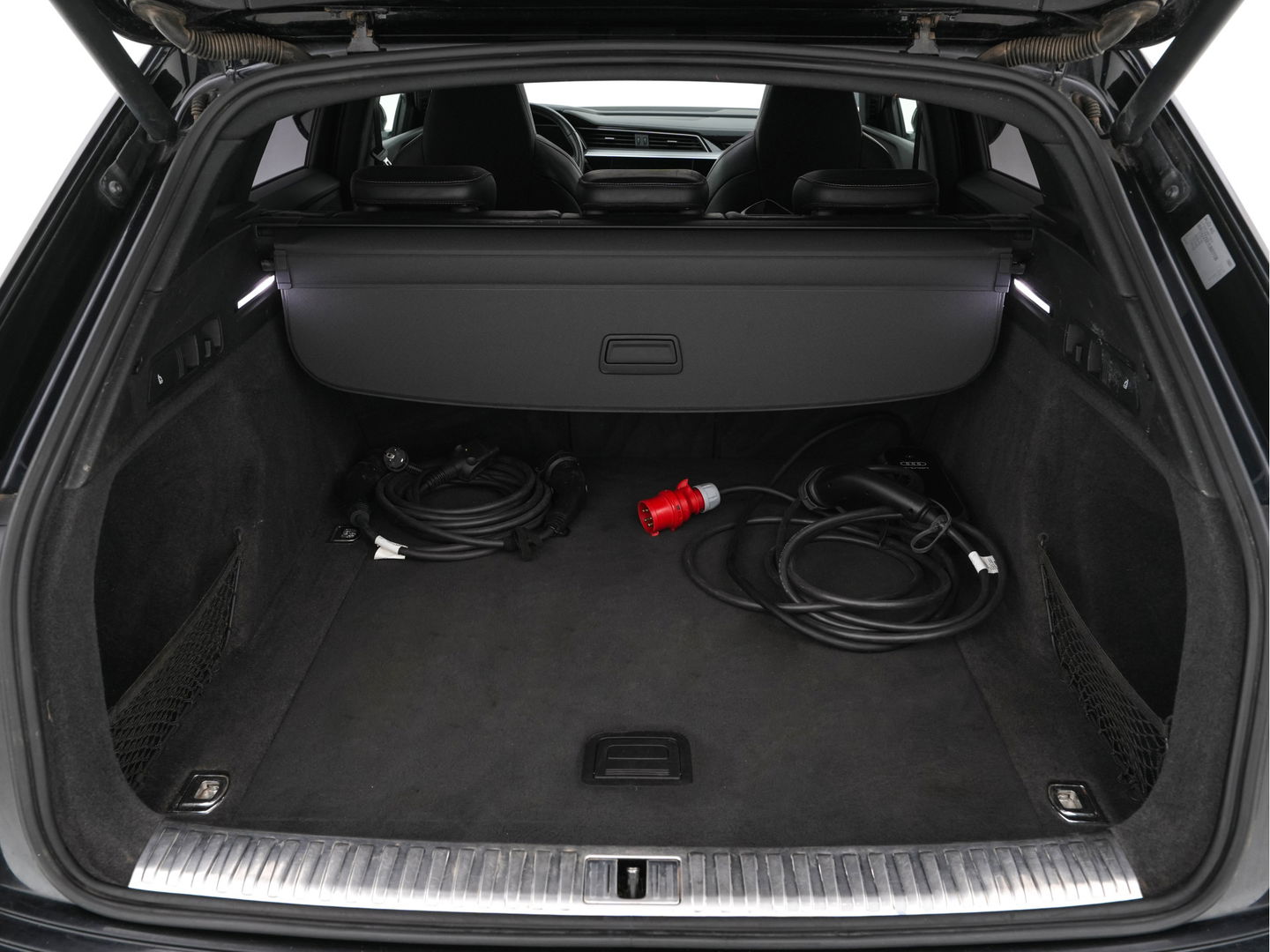 Audi e-tron 55 quattro advanced 95 kWh [ 3-Fase ] (INCL.BTW) (INCL.BTW) *PANO | FULL-LEATHER | FULL-LED | BANG&OLUFSEN | ADAPTIVE-CRUISE | MEMORY-PACK | BLIND-SPOT | TOP-VIEW | KEYLESS | SPORT/HEATED-SEATS | ECC | PDC | TOWBAR | 21''ALU*