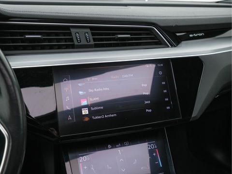 Audi e-tron 55 quattro advanced 95 kWh [ 3-Fase ] (INCL.BTW) (INCL.BTW) *PANO | FULL-LEATHER | FULL-LED | BANG&OLUFSEN | ADAPTIVE-CRUISE | MEMORY-PACK | BLIND-SPOT | TOP-VIEW | KEYLESS | SPORT/HEATED-SEATS | ECC | PDC | TOWBAR | 21''ALU*