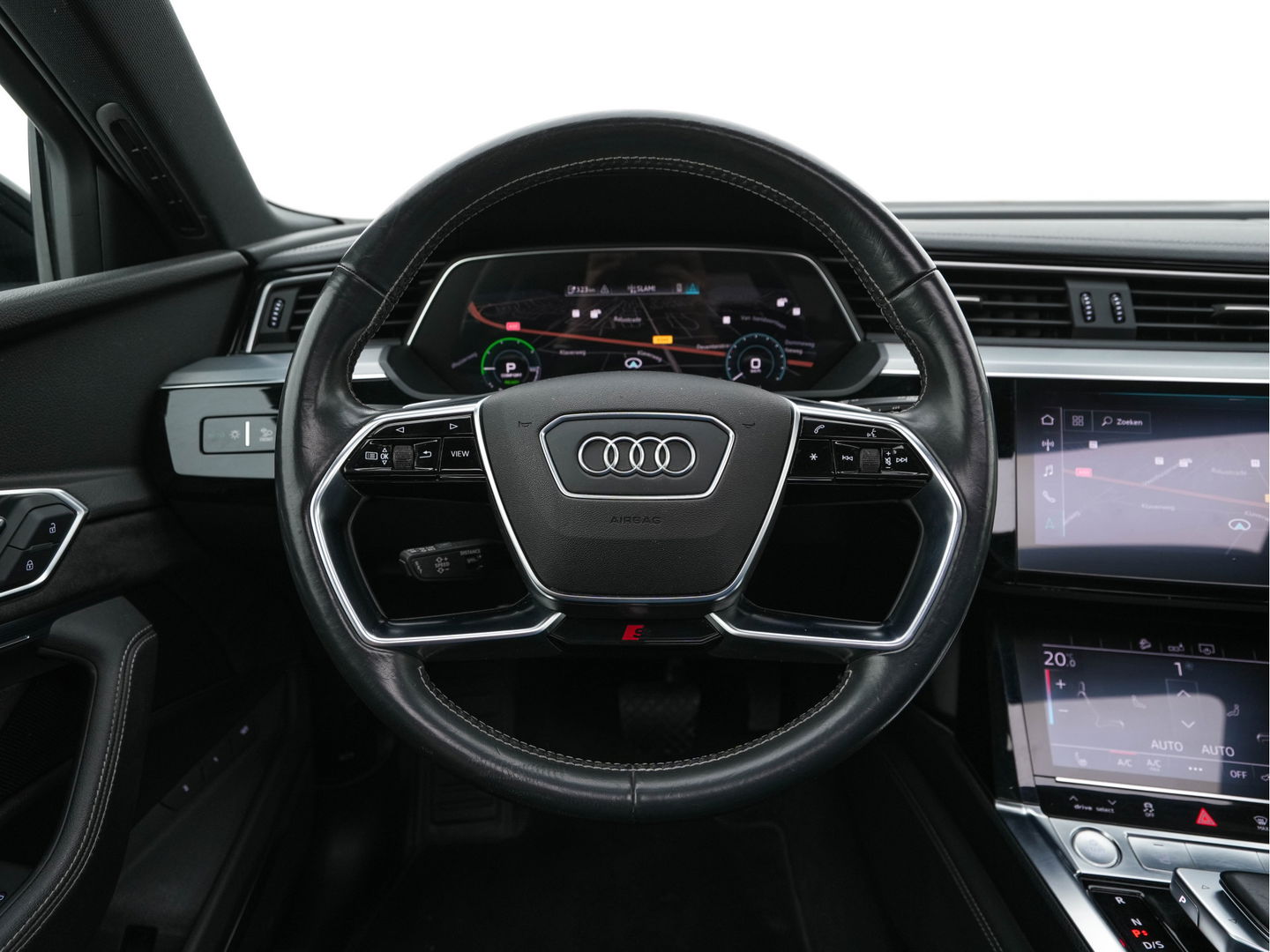 Audi e-tron 55 quattro advanced 95 kWh [ 3-Fase ] (INCL.BTW) (INCL.BTW) *PANO | FULL-LEATHER | FULL-LED | BANG&OLUFSEN | ADAPTIVE-CRUISE | MEMORY-PACK | BLIND-SPOT | TOP-VIEW | KEYLESS | SPORT/HEATED-SEATS | ECC | PDC | TOWBAR | 21''ALU*