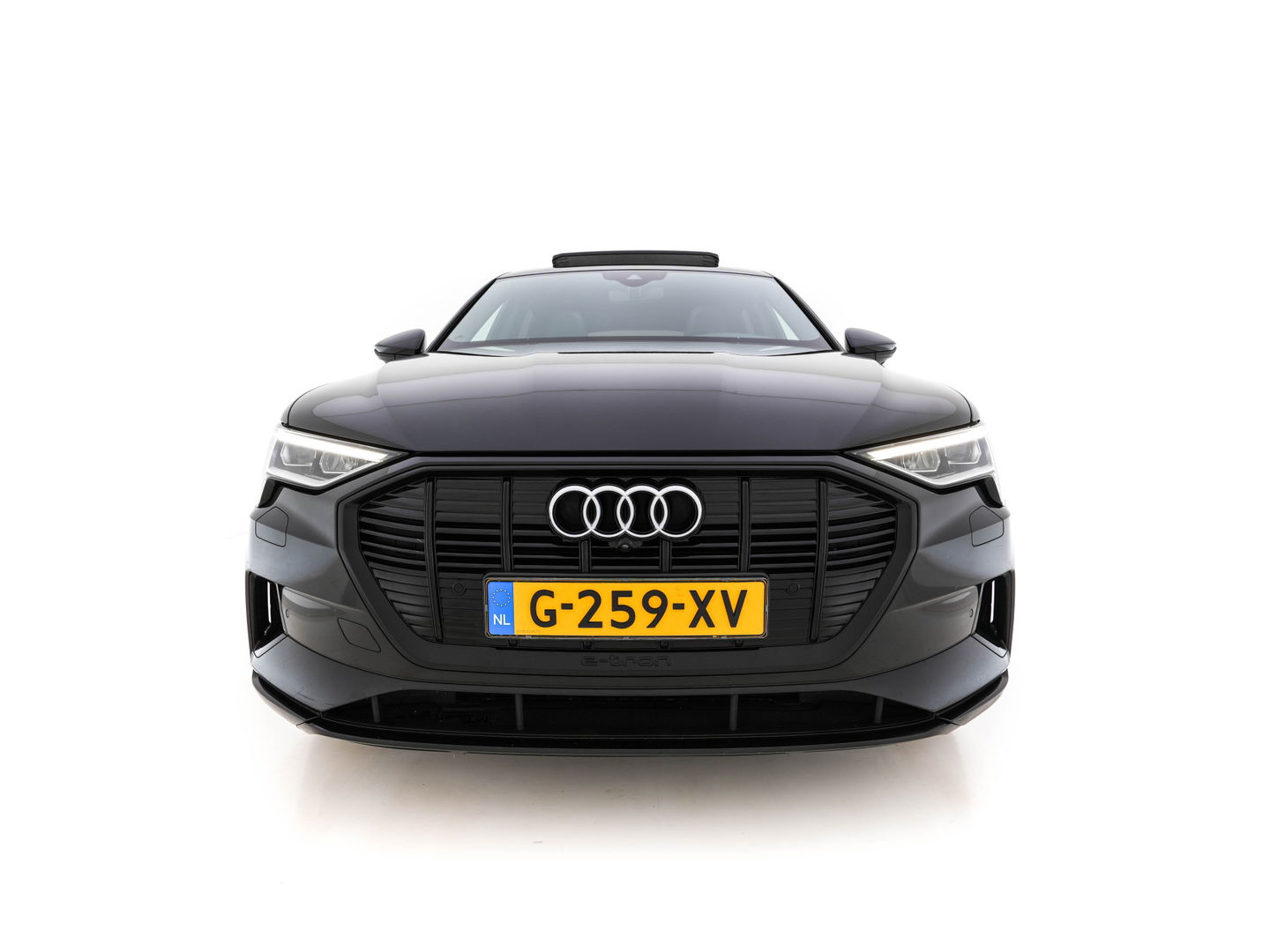 Audi e-tron 55 quattro advanced 95 kWh [ 3-Fase ] (INCL.BTW) (INCL.BTW) *PANO | FULL-LEATHER | FULL-LED | BANG&OLUFSEN | ADAPTIVE-CRUISE | MEMORY-PACK | BLIND-SPOT | TOP-VIEW | KEYLESS | SPORT/HEATED-SEATS | ECC | PDC | TOWBAR | 21''ALU*