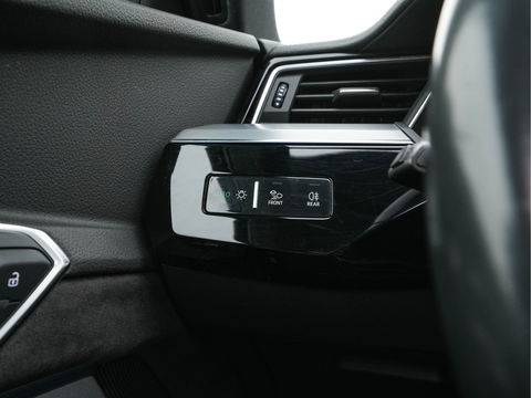 Audi e-tron 55 quattro advanced 95 kWh [ 3-Fase ] (INCL.BTW) (INCL.BTW) *PANO | FULL-LEATHER | FULL-LED | BANG&OLUFSEN | ADAPTIVE-CRUISE | MEMORY-PACK | BLIND-SPOT | TOP-VIEW | KEYLESS | SPORT/HEATED-SEATS | ECC | PDC | TOWBAR | 21''ALU*