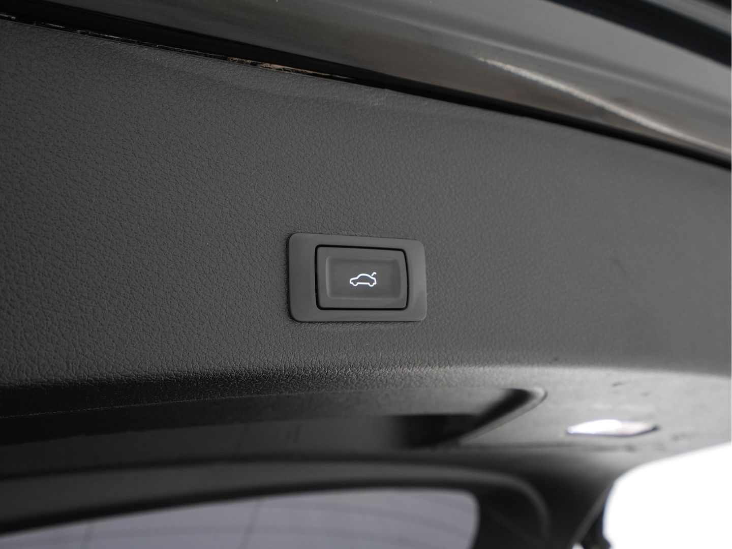 Audi e-tron 55 quattro advanced 95 kWh [ 3-Fase ] (INCL.BTW) (INCL.BTW) *PANO | FULL-LEATHER | FULL-LED | BANG&OLUFSEN | ADAPTIVE-CRUISE | MEMORY-PACK | BLIND-SPOT | TOP-VIEW | KEYLESS | SPORT/HEATED-SEATS | ECC | PDC | TOWBAR | 21''ALU*