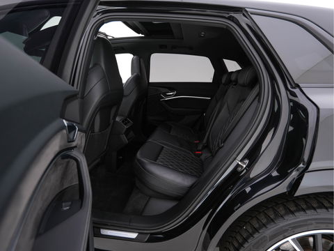 Audi e-tron 55 quattro advanced 95 kWh [ 3-Fase ] (INCL.BTW) (INCL.BTW) *PANO | FULL-LEATHER | FULL-LED | BANG&OLUFSEN | ADAPTIVE-CRUISE | MEMORY-PACK | BLIND-SPOT | TOP-VIEW | KEYLESS | SPORT/HEATED-SEATS | ECC | PDC | TOWBAR | 21''ALU*