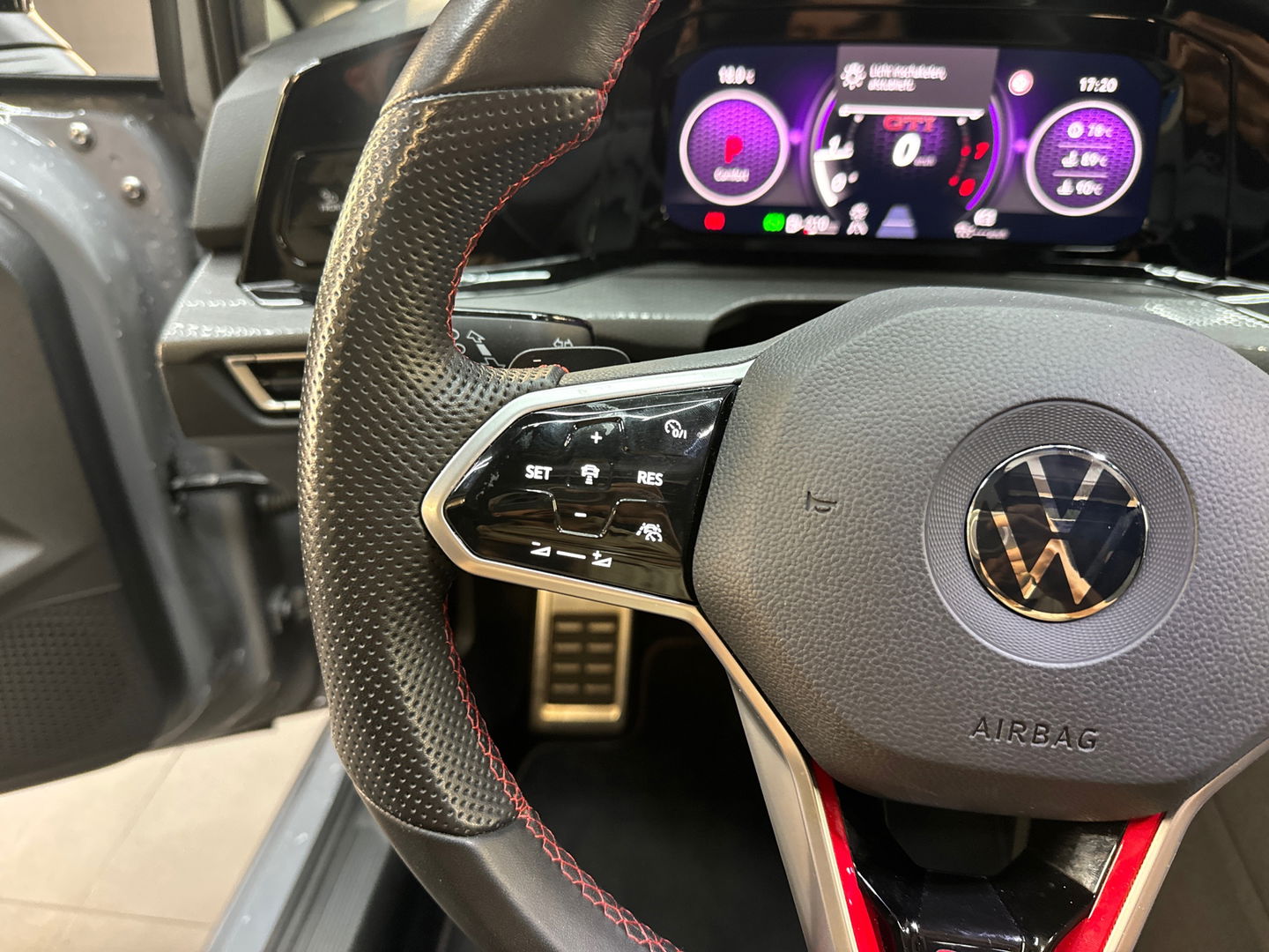 Volkswagen Golf 2.0 TSI GTI Clubsport Pano|H/K|Sfeer|IQ|Keyless