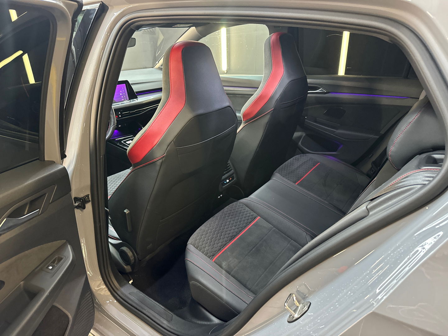 Volkswagen Golf 2.0 TSI GTI Clubsport Pano|H/K|Sfeer|IQ|Keyless