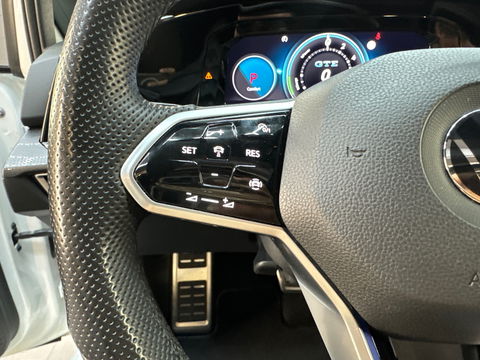Volkswagen Golf 1.4 eHybrid GTE Pano|Camera|HuD|IQ|Trekhaak