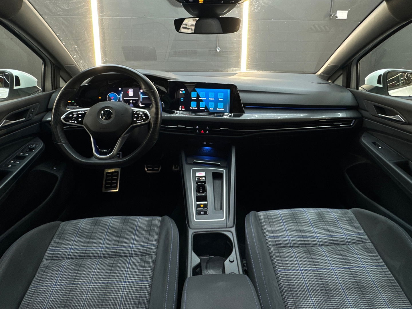 Volkswagen Golf 1.4 eHybrid GTE Pano|Camera|HuD|IQ|Trekhaak