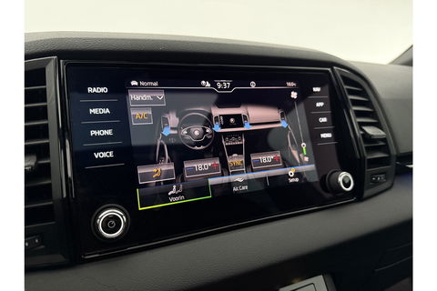 Škoda Karoq 1.5 TSI ACT 150PK Sportline Pano Sfeer Carplay Virtual Camera LED Clima Cruise Navi PDC 19''LMV