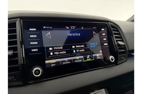 Škoda Karoq 1.5 TSI ACT 150PK Sportline Pano Sfeer Carplay Virtual Camera LED Clima Cruise Navi PDC 19''LMV