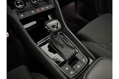 Škoda Karoq 1.5 TSI ACT 150PK Sportline Pano Sfeer Carplay Virtual Camera LED Clima Cruise Navi PDC 19''LMV