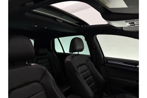 Volkswagen Golf 1.4 TSI GTE 225PK Pano Camera LED Clima Cruise Leder Sfeer Navi 19"LMV PDC