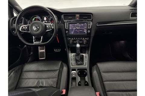 Volkswagen Golf 1.4 TSI GTE 225PK Pano Camera LED Clima Cruise Leder Sfeer Navi 19"LMV PDC