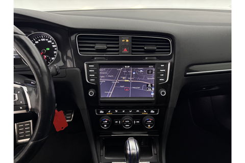 Volkswagen Golf 1.4 TSI GTE 225PK Pano Camera LED Clima Cruise Leder Sfeer Navi 19"LMV PDC
