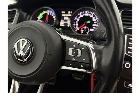 Volkswagen Golf 1.4 TSI GTE 225PK Pano Camera LED Clima Cruise Leder Sfeer Navi 19"LMV PDC