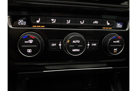 Volkswagen Golf 1.4 TSI GTE 225PK Pano Camera LED Clima Cruise Leder Sfeer Navi 19"LMV PDC