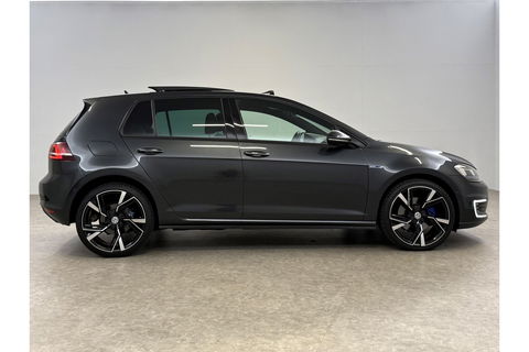 Volkswagen Golf 1.4 TSI GTE 225PK Pano Camera LED Clima Cruise Leder Sfeer Navi 19"LMV PDC
