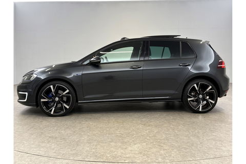 Volkswagen Golf 1.4 TSI GTE 225PK Pano Camera LED Clima Cruise Leder Sfeer Navi 19"LMV PDC
