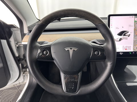 Tesla Model 3 Standard RWD Plus 60 kWh [ 3-Fase ] (INCL-BTW) Aut. *PANO | AUTO-PILOT | LUXURY-LEATHER | KEYLESS | FULL-LED | MEMORY-PACK | SURROUND-VIEW | DAB | CARPLAY | DIGI-COCKPIT | LANE-ASSIST | COMFORT-SEATS | 18"ALU*