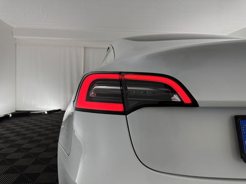 Tesla Model 3 Standard RWD Plus 60 kWh [ 3-Fase ] (INCL-BTW) Aut. *PANO | AUTO-PILOT | LUXURY-LEATHER | KEYLESS | FULL-LED | MEMORY-PACK | SURROUND-VIEW | DAB | CARPLAY | DIGI-COCKPIT | LANE-ASSIST | COMFORT-SEATS | 18"ALU*