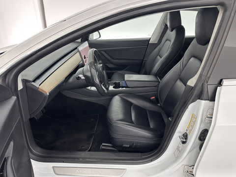 Tesla Model 3 Standard RWD Plus 60 kWh [ 3-Fase ] (INCL-BTW) Aut. *PANO | AUTO-PILOT | LUXURY-LEATHER | KEYLESS | FULL-LED | MEMORY-PACK | SURROUND-VIEW | DAB | CARPLAY | DIGI-COCKPIT | LANE-ASSIST | COMFORT-SEATS | 18"ALU*