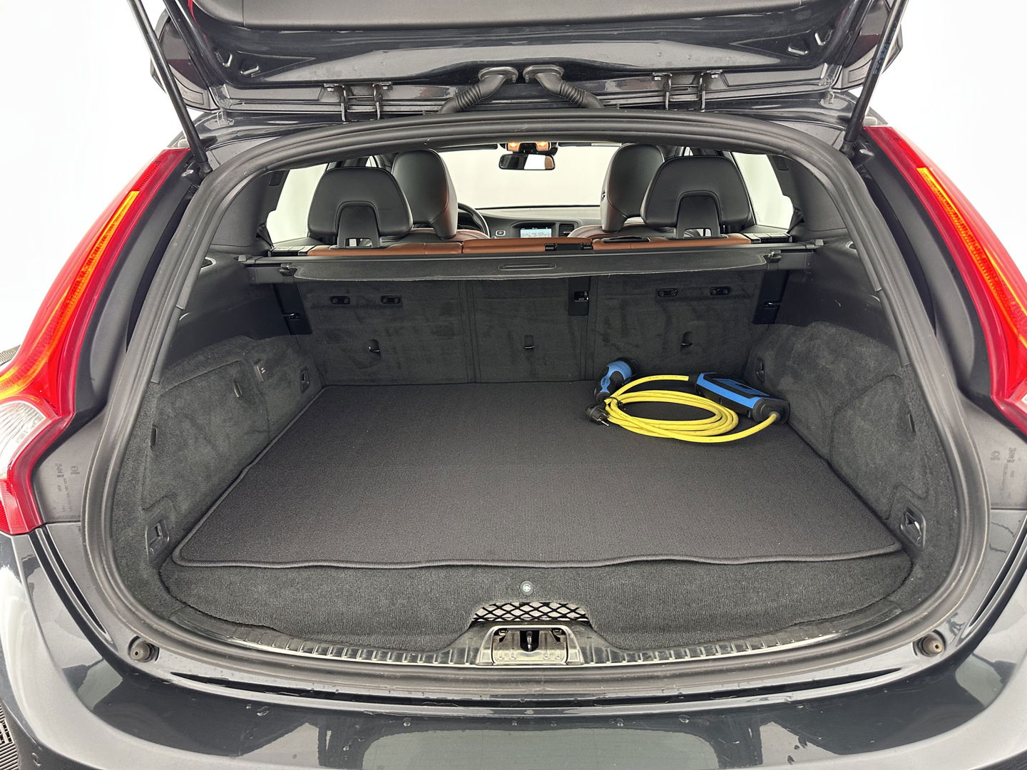 Volvo V60 2.4 D6 AWD Plug-In Hybrid Summum AIRCO DEFECT Aut. *PANO | LUXURY-LEATHER | XENON | MEMORY-PACK | COMFORT/HEATED-SEATS | NAVI-FULLMAP | CAMERA | ECC | PDC | CRUISE | 17''ALU*