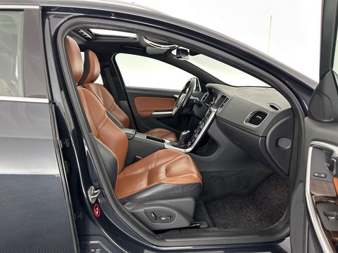 Volvo V60 2.4 D6 AWD Plug-In Hybrid Summum AIRCO DEFECT Aut. *PANO | LUXURY-LEATHER | XENON | MEMORY-PACK | COMFORT/HEATED-SEATS | NAVI-FULLMAP | CAMERA | ECC | PDC | CRUISE | 17''ALU*