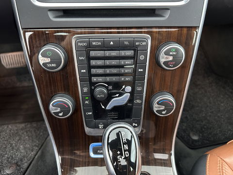 Volvo V60 2.4 D6 AWD Plug-In Hybrid Summum AIRCO DEFECT Aut. *PANO | LUXURY-LEATHER | XENON | MEMORY-PACK | COMFORT/HEATED-SEATS | NAVI-FULLMAP | CAMERA | ECC | PDC | CRUISE | 17''ALU*