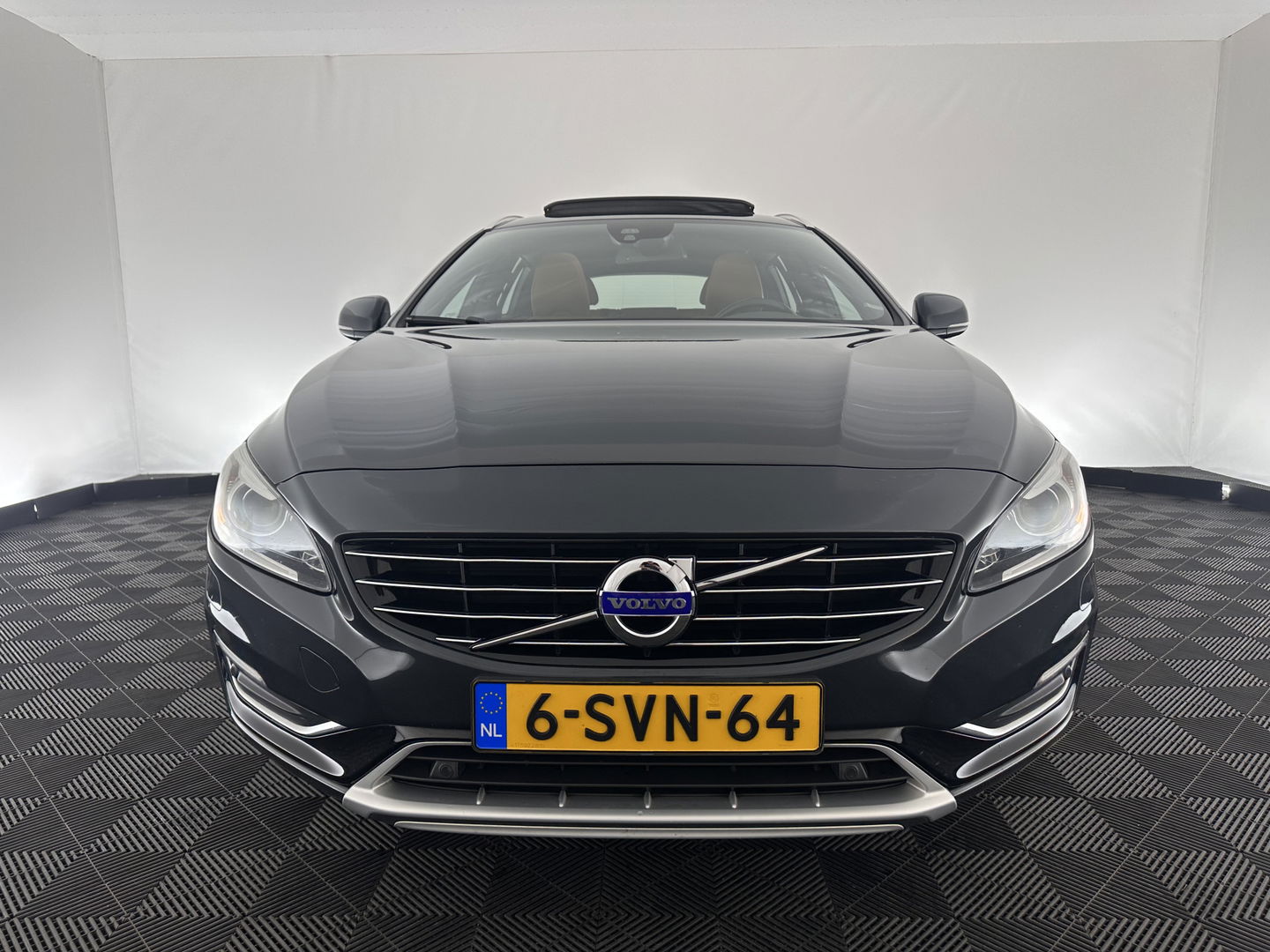 Volvo V60 2.4 D6 AWD Plug-In Hybrid Summum AIRCO DEFECT Aut. *PANO | LUXURY-LEATHER | XENON | MEMORY-PACK | COMFORT/HEATED-SEATS | NAVI-FULLMAP | CAMERA | ECC | PDC | CRUISE | 17''ALU*