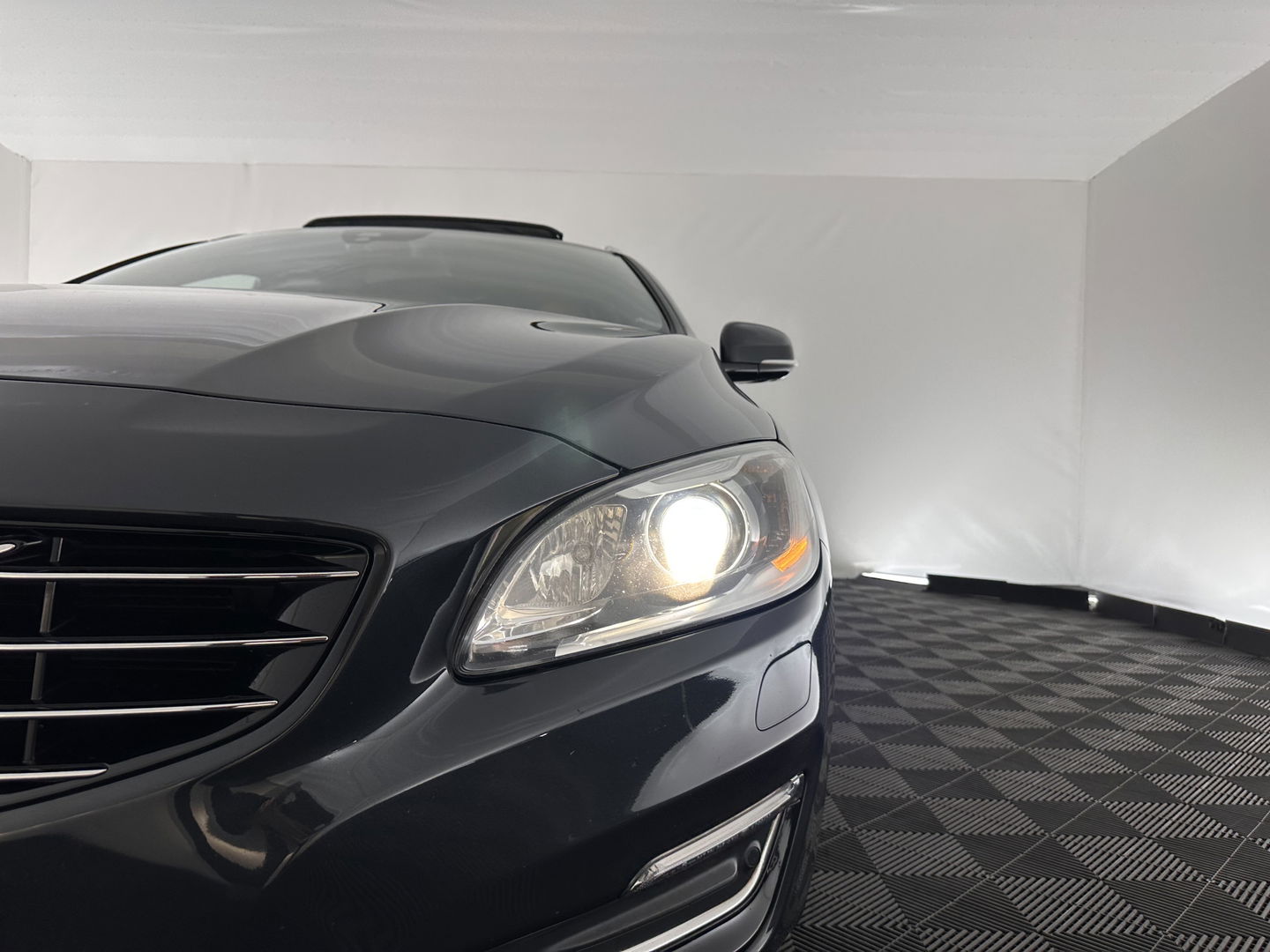 Volvo V60 2.4 D6 AWD Plug-In Hybrid Summum AIRCO DEFECT Aut. *PANO | LUXURY-LEATHER | XENON | MEMORY-PACK | COMFORT/HEATED-SEATS | NAVI-FULLMAP | CAMERA | ECC | PDC | CRUISE | 17''ALU*