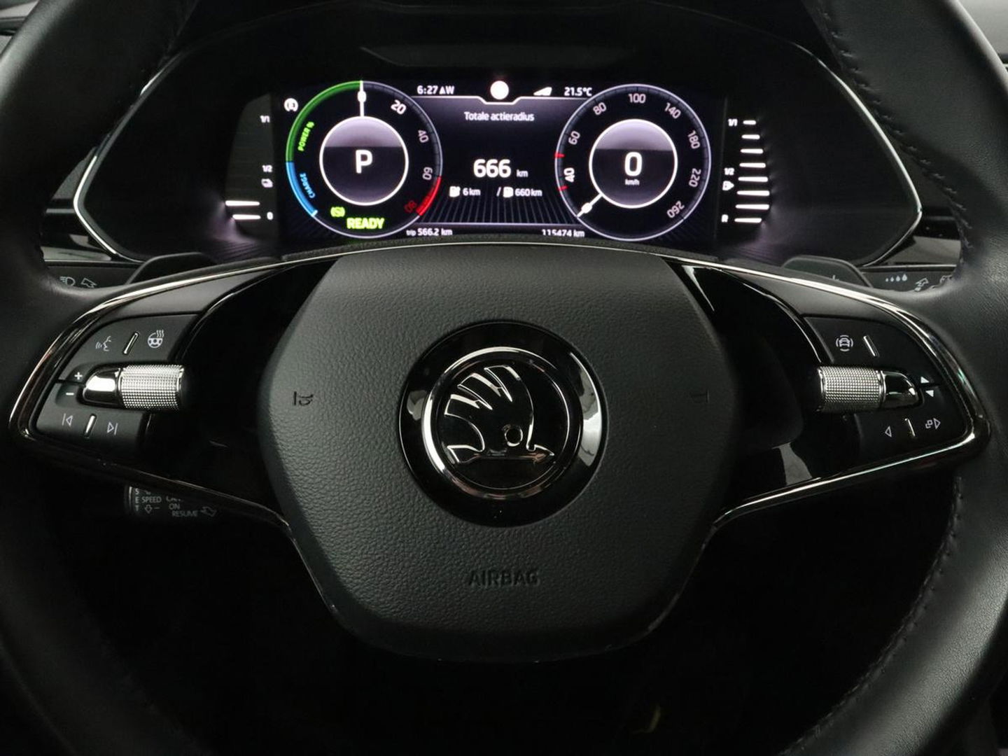 Škoda Superb 1.4 TSI iV Laurin & Klement | Leder | Trekhaak | Adaptive cruise | Stoelverwarming | Canton Sound | Virtual Cockpit | Navigatie | Memory | Achterbankverwarming | Full LED | Keyless | Carplay | PHEV
