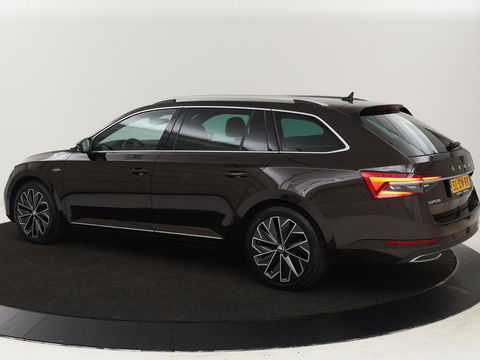 Škoda Superb 1.4 TSI iV Laurin & Klement | Leder | Trekhaak | Adaptive cruise | Stoelverwarming | Canton Sound | Virtual Cockpit | Navigatie | Memory | Achterbankverwarming | Full LED | Keyless | Carplay | PHEV