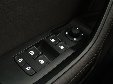 Škoda Superb 1.4 TSI iV Laurin & Klement | Leder | Trekhaak | Adaptive cruise | Stoelverwarming | Canton Sound | Virtual Cockpit | Navigatie | Memory | Achterbankverwarming | Full LED | Keyless | Carplay | PHEV