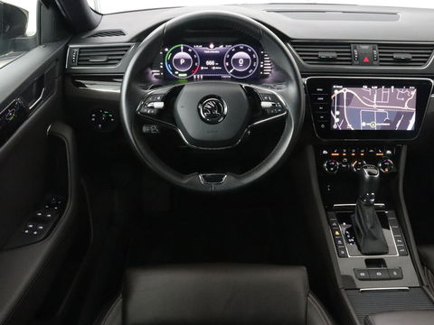 Škoda Superb 1.4 TSI iV Laurin & Klement | Leder | Trekhaak | Adaptive cruise | Stoelverwarming | Canton Sound | Virtual Cockpit | Navigatie | Memory | Achterbankverwarming | Full LED | Keyless | Carplay | PHEV