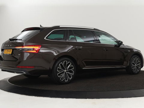 Škoda Superb 1.4 TSI iV Laurin & Klement | Leder | Trekhaak | Adaptive cruise | Stoelverwarming | Canton Sound | Virtual Cockpit | Navigatie | Memory | Achterbankverwarming | Full LED | Keyless | Carplay | PHEV