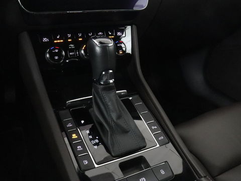 Škoda Superb 1.4 TSI iV Laurin & Klement | Leder | Trekhaak | Adaptive cruise | Stoelverwarming | Canton Sound | Virtual Cockpit | Navigatie | Memory | Achterbankverwarming | Full LED | Keyless | Carplay | PHEV